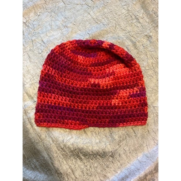 Handmade Beanie-style Winter Hat - Picture 5 of 5